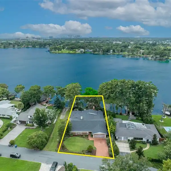 SERENE LAKEFRONT LIVING