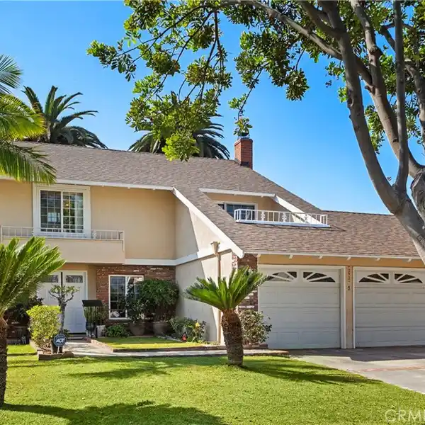 GRAND FAMILY HOME WITH DOWNSTAIRS BEDROOM SUITE