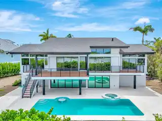 Frank Lloyd Wright–inspired Masterpiece