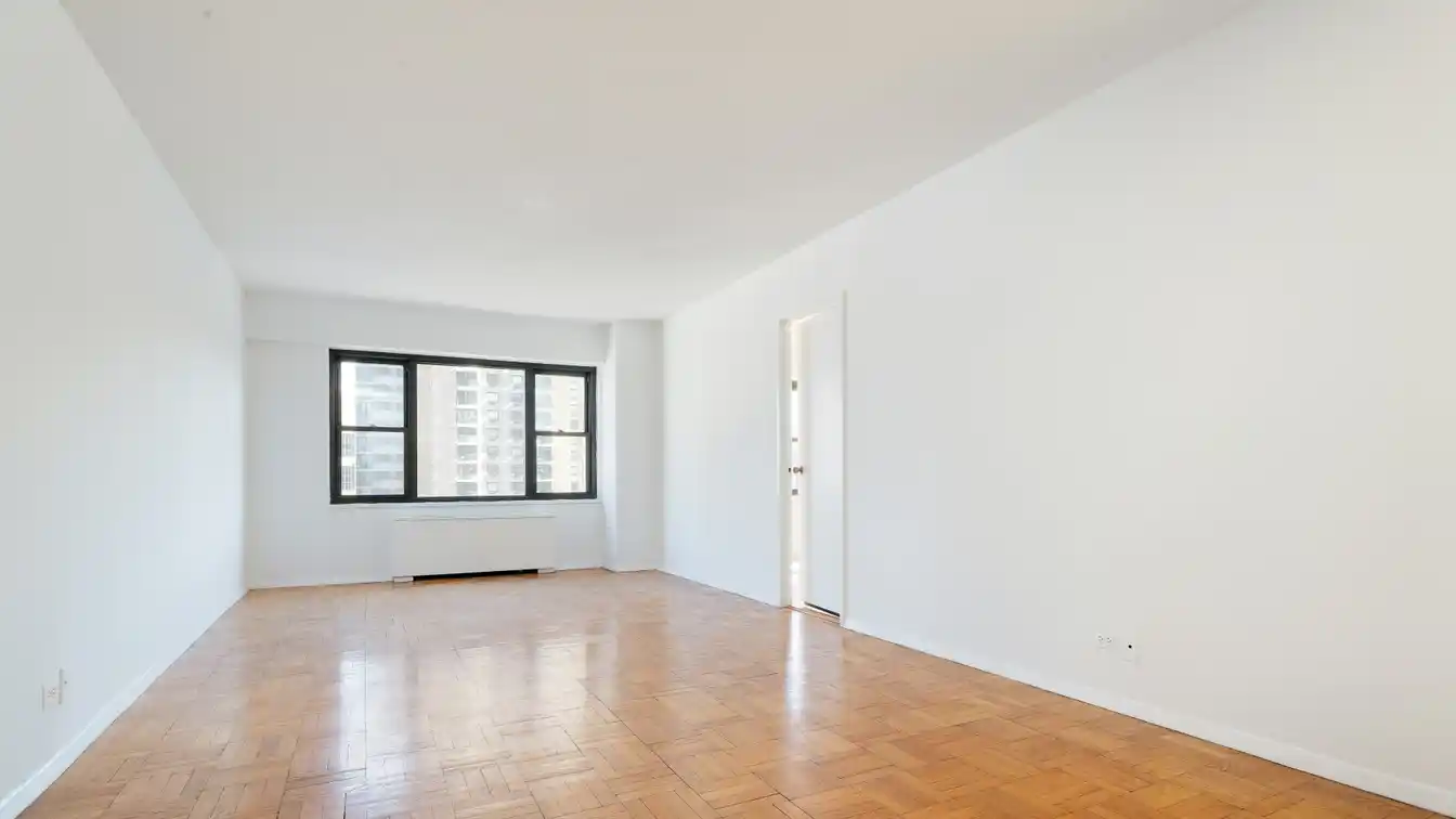 Expansive Three Bedroom Home at One Lincoln Plaza