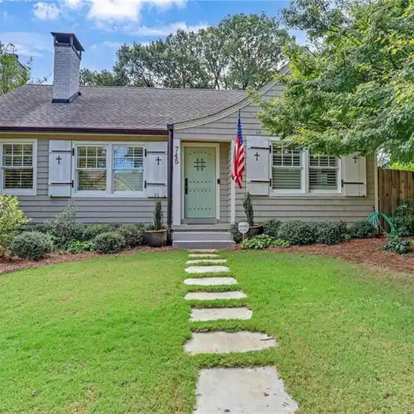 ONE-OF-A-KIND VIRGINIA HIGHLANDS COMPOUND