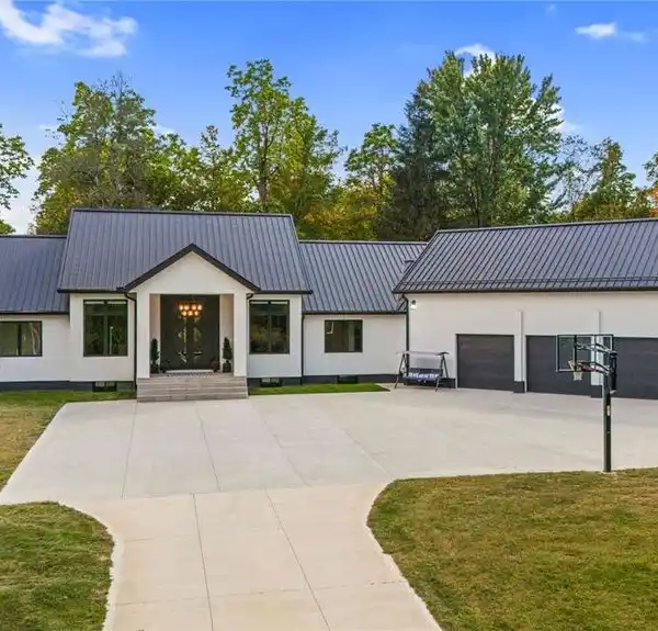 MODERN EFFICIENCY WITH TIMELESS CRAFTSMANSHIP