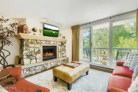 Versatility and Comfort with Serene Mountain Views