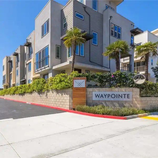 WAYPOINTE CONTEMPORARY WITH ROOFTOP OCEAN VIEWS