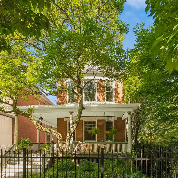 EAST RAVENSWOOD BRICK VICTORIAN
