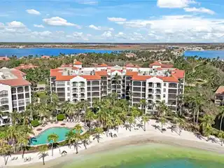 Luxurious Third-floor Condo