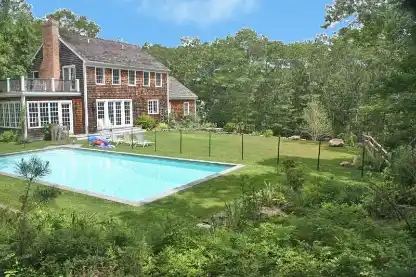 Bright and Sunny Five Bedroom Rental