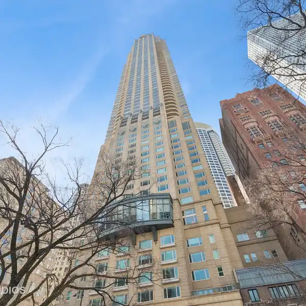ELEGANT CONDO AT THE PRESTIGIOUS PARK TOWER RESIDENCES