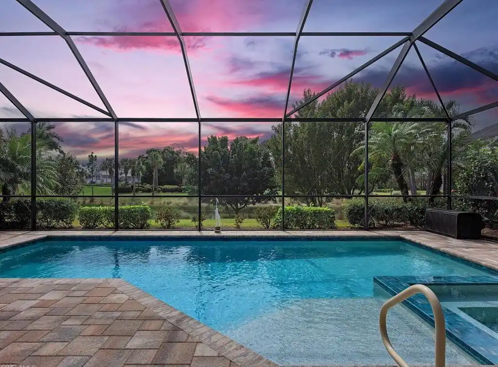 Desirable Model in the Isles of Collier Preserve
