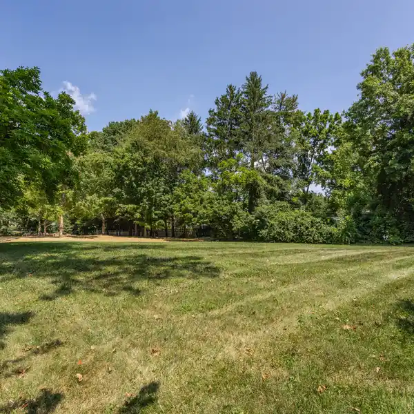 LARGE ESTATE LOT IN PRESTIGIOUS WILLIAMS CREEK