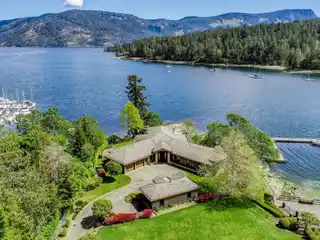 Prestigious Oceanfront Residence