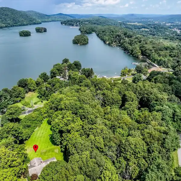 EXCEPTIONAL CANDLEWOOD LAKE RANCH