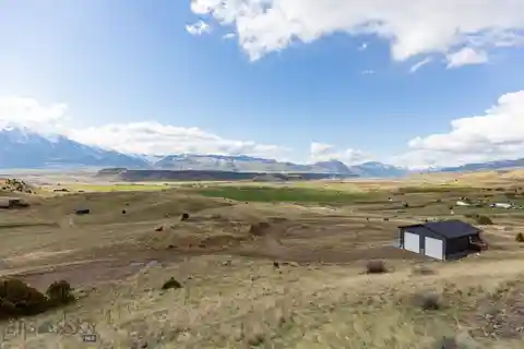 19 Acres in Scenic Paradise Valley