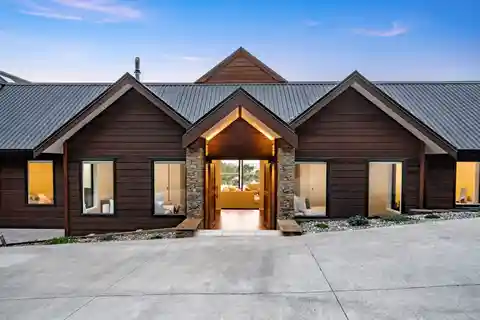 Quiet Luxury with Breathtaking Vistas