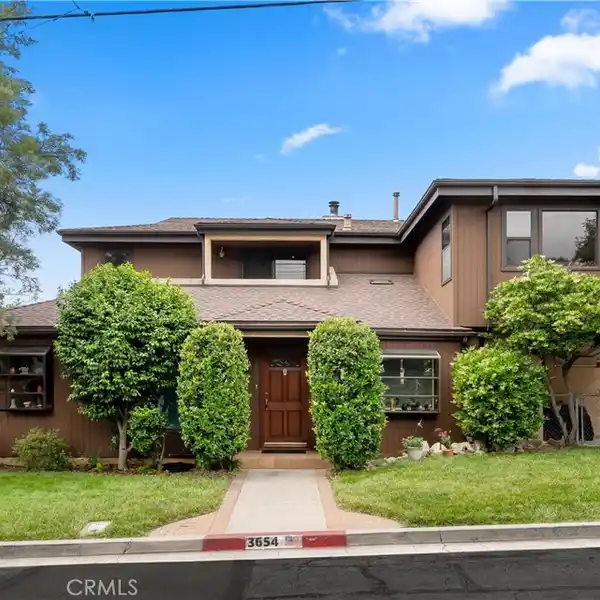 SPACIOUS HOME IN DESIRABLE CRESCENTA HIGHLANDS