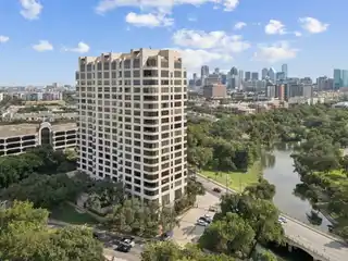 Grand High-Rise Retreat with Panoramic Elegance