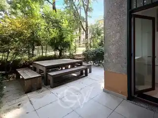 Privacy and Relaxation in the Center of Milan