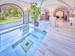 Architecturally Interesting Villa Estate in Impressively Designed Park