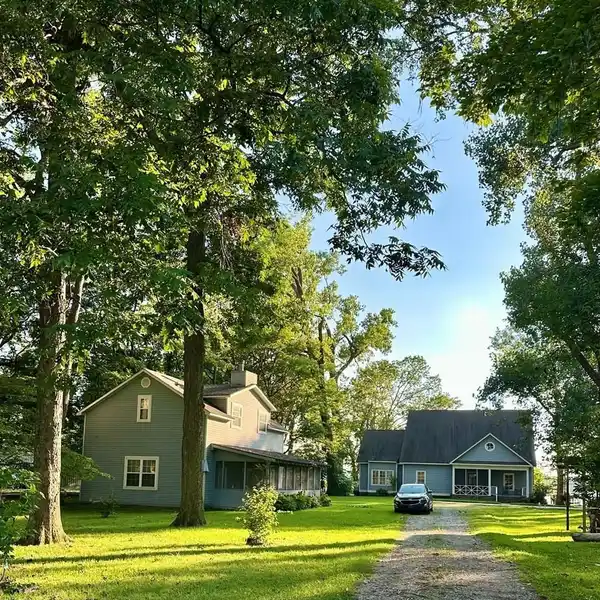 LOVELY WATERFRONT PROPERTY