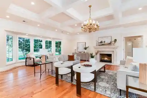 Sophisticated Estate in an Esteemed Neighborhood