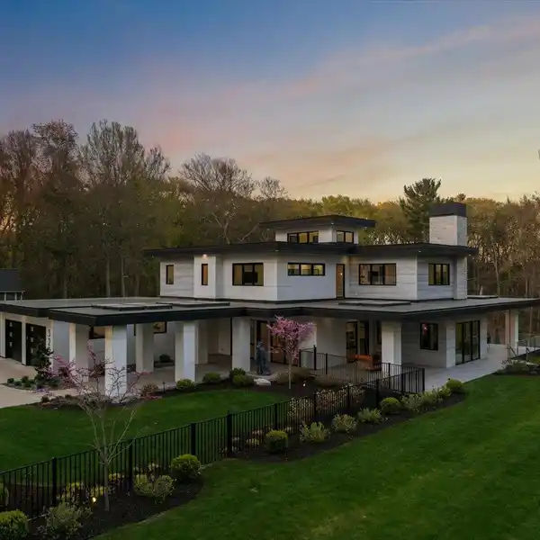 ONE-OF-A-KIND CUSTOM ESTATE