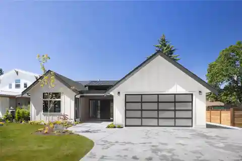 Stunning Rancher on a Scenic Lot