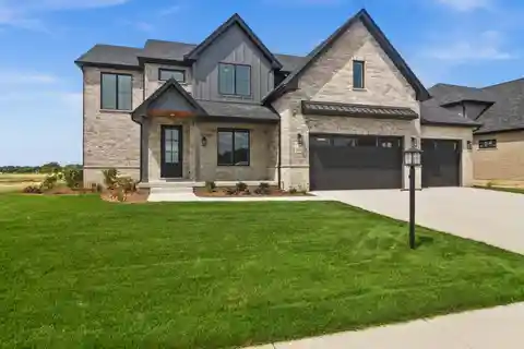 Adorable New Modern Farmhouse