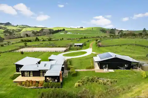 Immaculate Property with a Self-Sufficient Edge