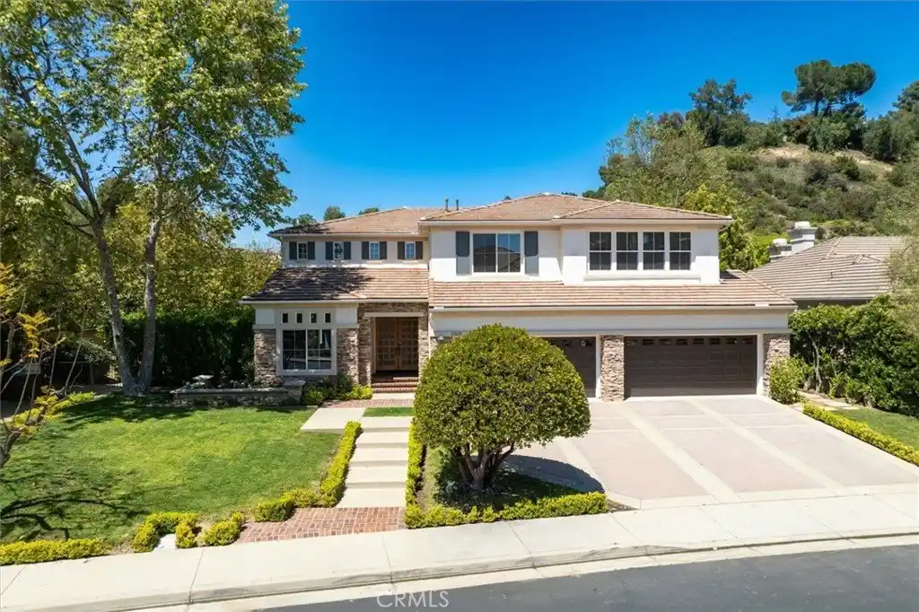 Exquisite Residence in Summit Point Estates
