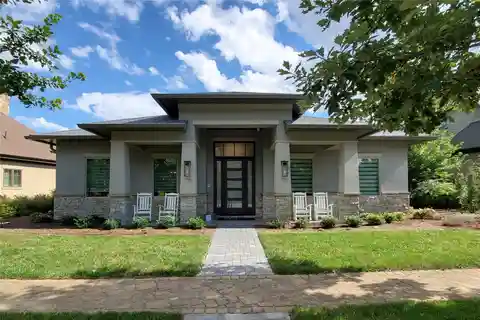 Modern Comfort Meets Tranquil Nature Retreat