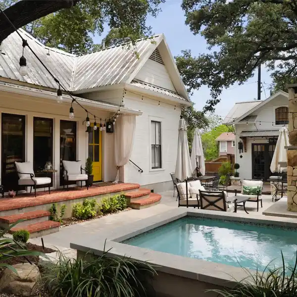 REFURBISHED 1890 COTTAGE IN TRAVIS HEIGHTS