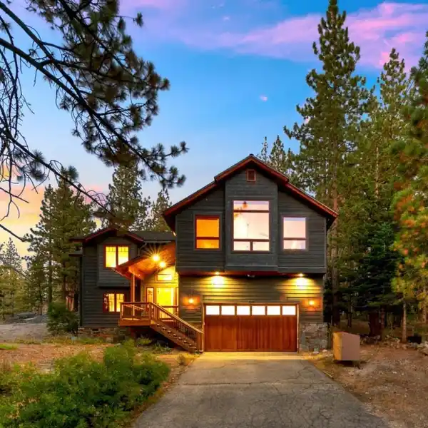 CUSTOM MOUNTAIN RETREAT WITH ENDLESS PROTECTED VIEWS