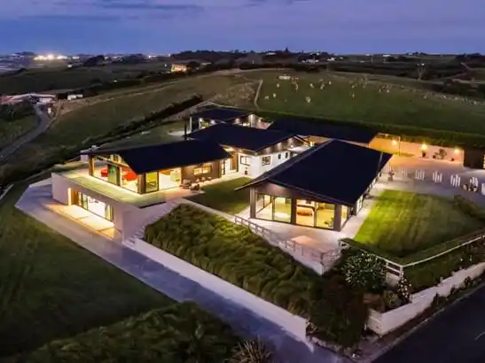 COMMANDING REAL ESTATE