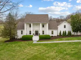 Exceptional Estate in Sought-after Nestledown Farms