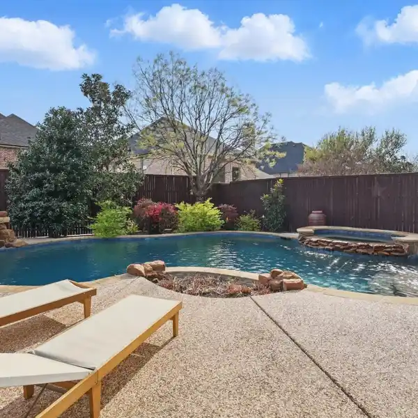STUNNING HOME IN SHADDOCK CREEK ESTATES