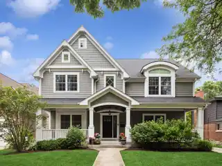 Randall Park Elegance Steps from Downtown
