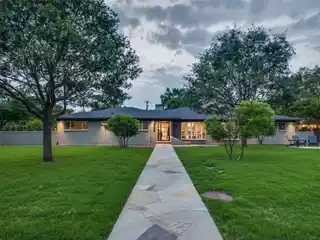 Charm and Elegance in an Enchanting Neighborhood