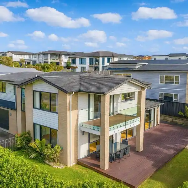 BEAUTIFULLY BALANCED FAMILY HOME