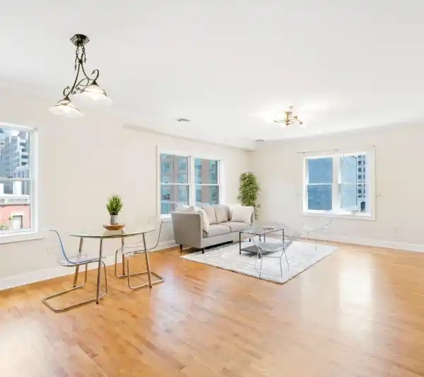 CORNER RESIDENCE ON A HISTORIC STREET