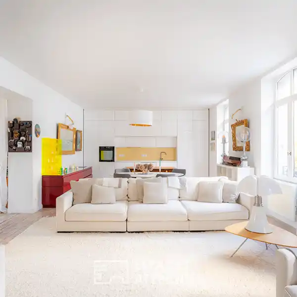 MAGNIFICENT CHARACTER HOUSE