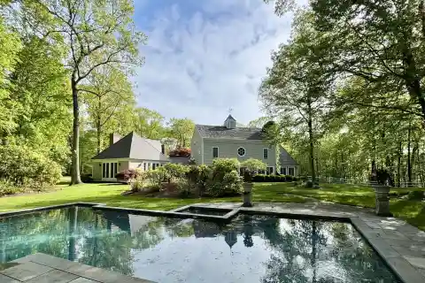 Idyllic Country Living with Modern Comforts