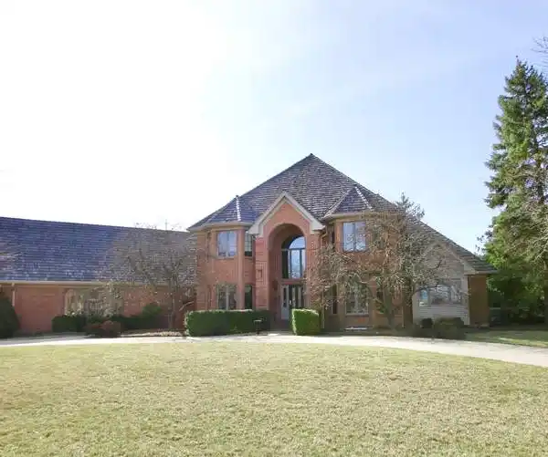 EXQUISITE LIGHT-FLOODED HOME