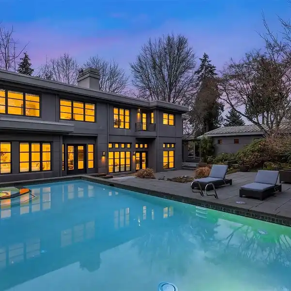 CONTEMPORARY MEDINA HEIGHTS LANDMARK