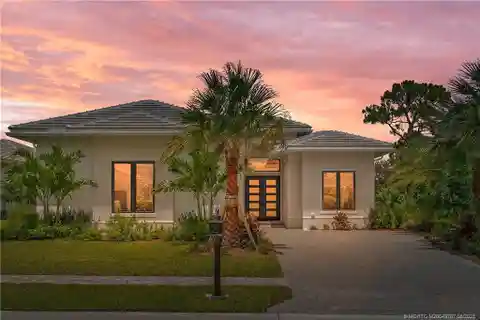 Stella Model Elegance with Soaring Ceilings