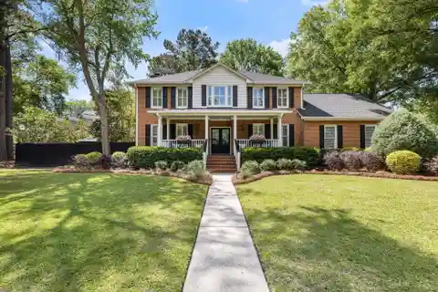 Fully Renovated Traditional Home in Hobcaw Creek Plantation