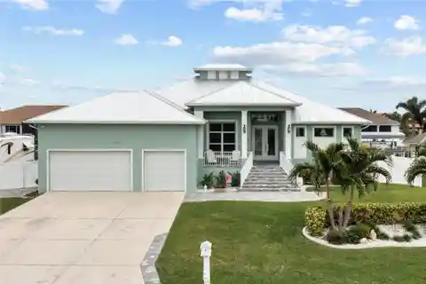 Key West Style Luxury Home in Island Park Woodlands