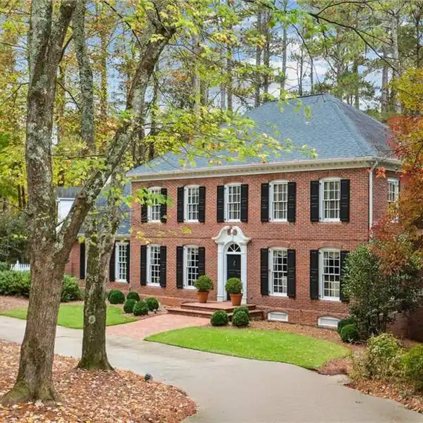SPECTACULAR CUSTOM HOME IN WHITLOCK MANOR