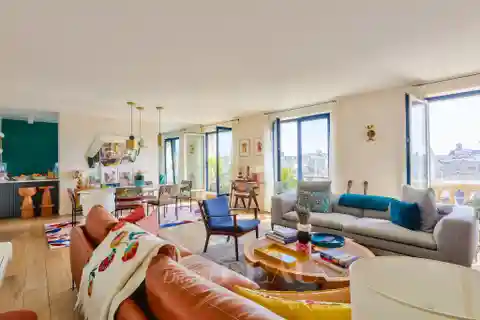 Sunny Apartment with a Panoramic View