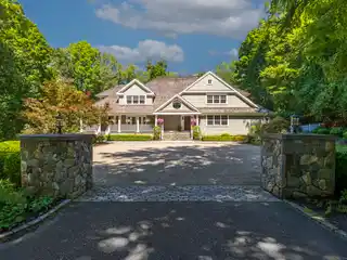 Nantucket-Shingle Coastal-Chic Style Home