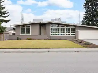 Lovely Bungalow in a Sought-after Neighborhood